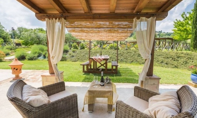 Mondavio Cottage | Romantic cottage "Tulips" - Agriturismo Borgo la Rovere