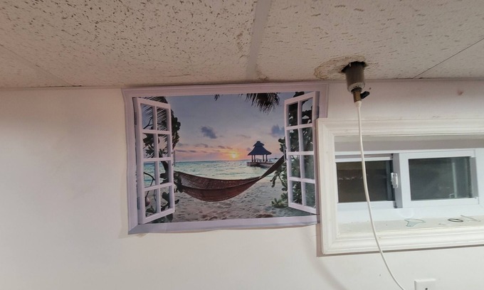 West Islip House | Romantic Full Basement 5 minutes From beach 750 SwFt washer dryer included !!!