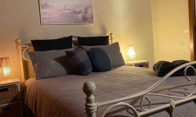Port Campbell Cottage | Romantic Getaway or Making Memories with Besties