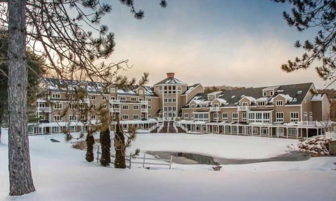 Brownsville Condo | Romantic Getaway or Family winter adventures in 2BD Loft w/resort activities