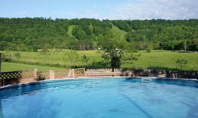 Cazenovia Apartment | Romantic getaway! Treat yourself- you deserve it!