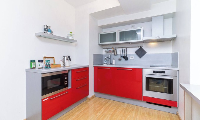 Kesklinn Apartment | Romantic getaway with equipped kitchen.