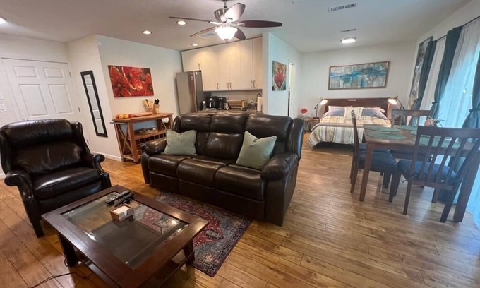 Sabre Springs House | Romantic Hideaway in Upscale Neighborhood