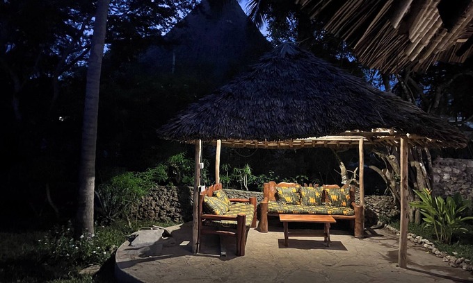 Diani Beach House | Romantic Holiday home with tropical garden and private pool near the beach