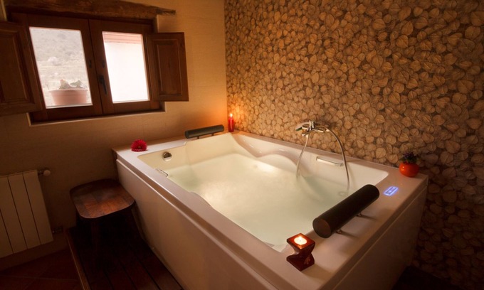 Laroya Other | romantic house for 2 or 4 people with jacuzzi