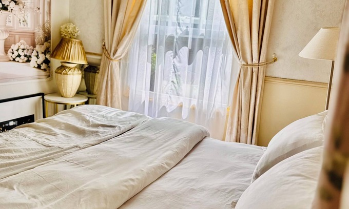 Pimlico Apartment | Romantic London Flat with Parisian Flair in Pimlico