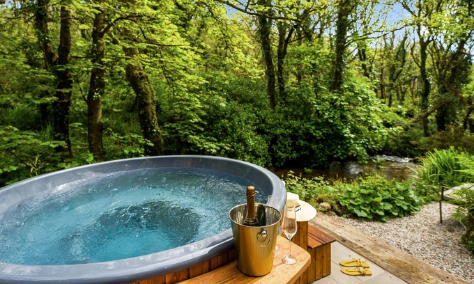Lamorna Cottage | Romantic Riverside Cottage by the beach with Hot Tub, Sauna & Log Burner