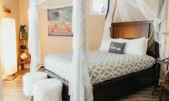 Silt Cottage | Romantic Rustic Luxury on 21-acre Private Ranch #2