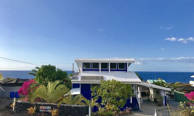Captain Cook Cottage | Romantic Sea Side Cottage known as "POI*13"