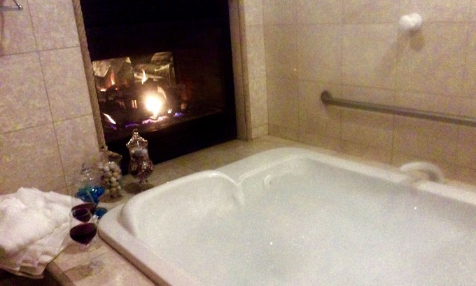Steinhatchee Cottage | Romantic Spa Experience in Luxurious Creekside Honeymoon Cottage in the Landings