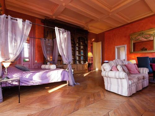 Chalais House | Romantic stay in a medieval castle with pool and restaurant among others