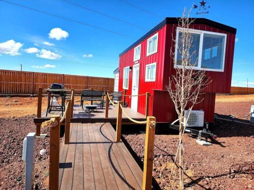 Apple Valley House | Romantic Tiny home with private deck
