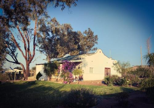 Kai !Garib House | Romantic Vintage Cottage, Views across vineyards.