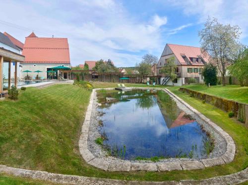 Neuburg Hotel | Romantik Hotel Zum Klosterbräu