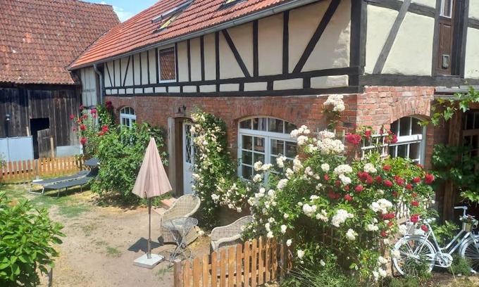 Hofheim in Unterfranken Apartment | Romantisches Rosencottage