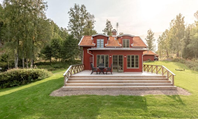 Tived Villa | Romantische Villa in wunderschöner Natur am See