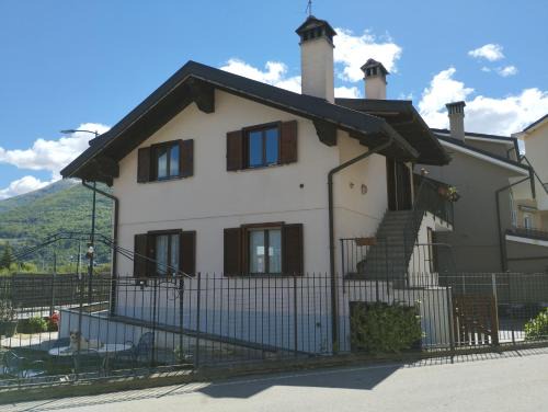 Domodossola Apartment | Romeo 32