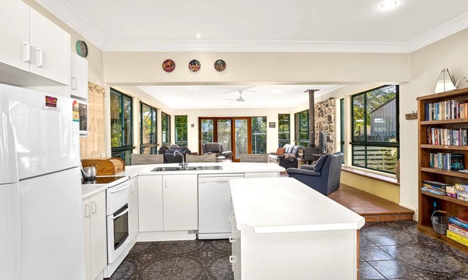 Mylestom House | Ronnie's Cottage in Mylestom is a character-filled, vintage retreat