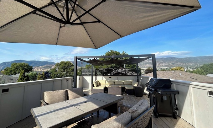Okanagan-Similkameen House | Roof top patio, New 2 bed carriage house
