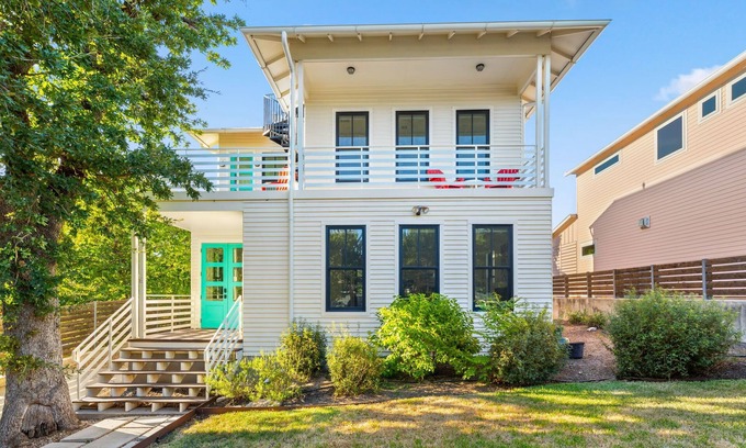 Foster Heights House | Rooftop Deck | 5 mins to downtown