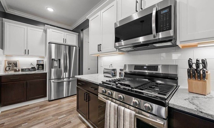 Weinland Park House | Rooftop Hot Tubs-Ohio State University/Short North
