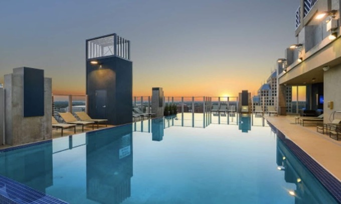 Central Business District Condo | Rooftop pool highrise views