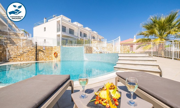 Vale de Parra Ski Chalet | Rooftop Sea View, Pool & BBQ – Albufeira