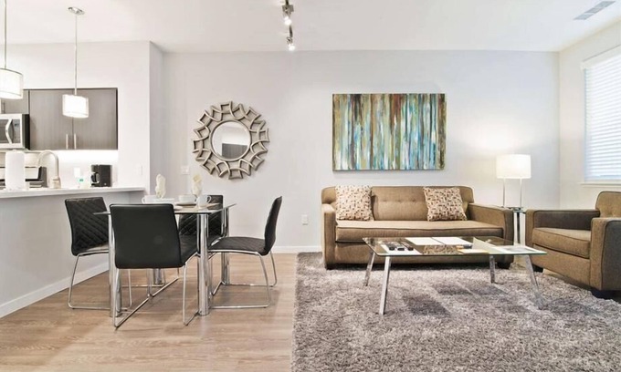 Menlo Park Apartment | Rooftop Sky Lounge w/BBQ & Fire Pit | Near Stanford Hospital