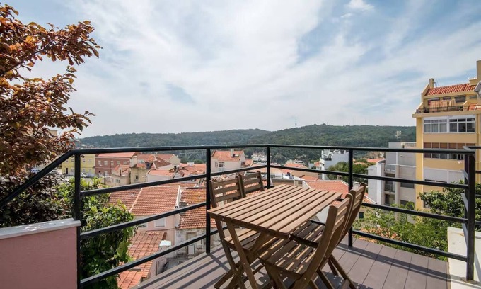 Santa Isabel Apartment | ROOFTOP Studio with terrace and view by Amoreiras