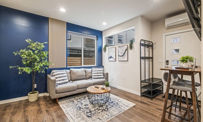 Green Lake House | Rooftop Vibes! | Greenlake | UW Near Down Town