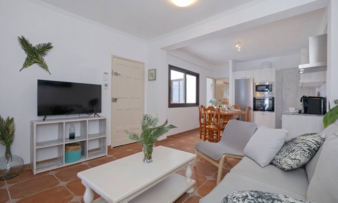 El Guincho Apartment | Rooftop View Escape/1 Min to Center/Fast Wi-Fi