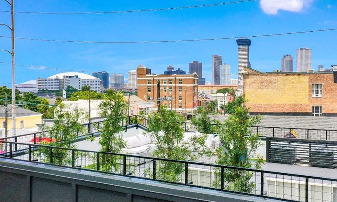 Faubourg Lafayette Villa | Rooftop Villa