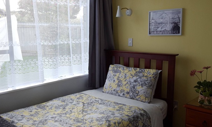 Stratford House | Room 1 Cadence Bed & Breakfast