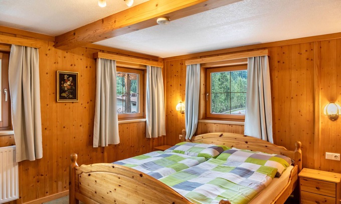 Hopfgarten im Brixental Apartment | Room '1' with Mountain View, Shared Terrace and Wi-Fi