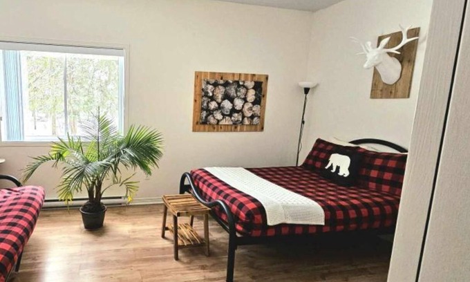 Saint Donat Bed & Breakfast | Room 2: The Quebecer