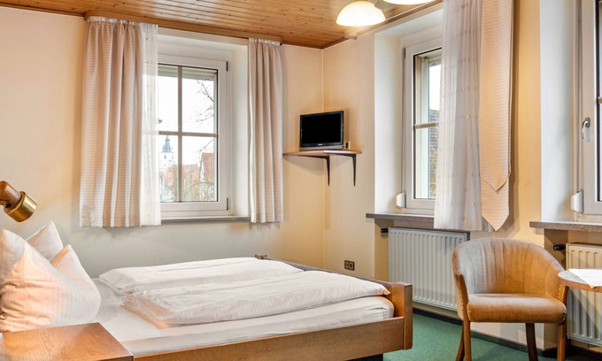 Lehrberg Apartment | Room 3 - Double room with Wi-Fi