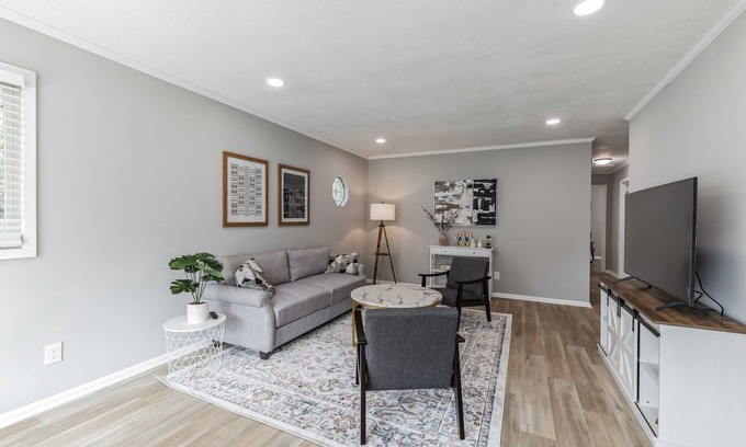 Richfield House | Room 3 in Minneapolis/10 mins to Mall of America