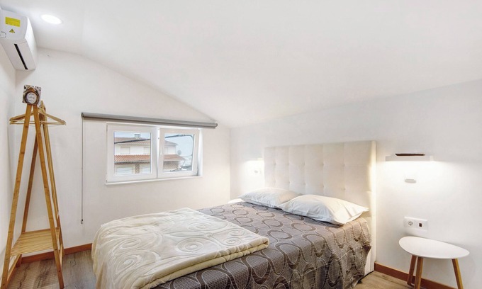 Barra Apartment | Room 'Al Katekero - Quarto 202' with Wi-Fi and Air Conditioning