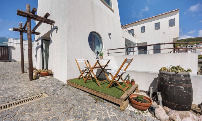 Carrapateira Apartment | Room 'Amado' with Shared Garden and Wi-Fi