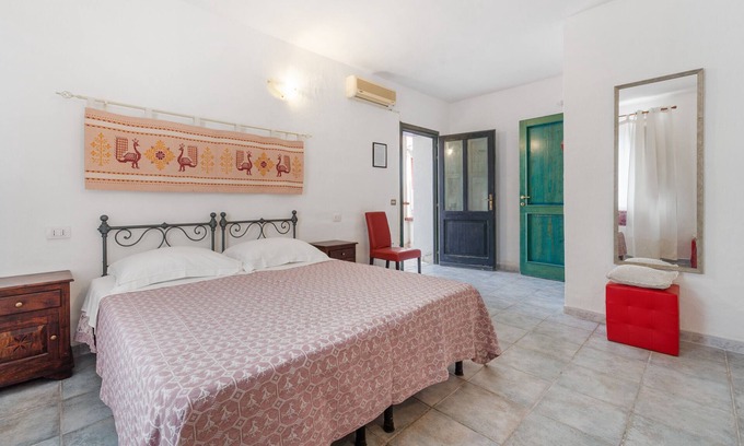 Gonnesa Apartment | Room 'Camera 22 Doppia' with Shared Pool, Wi-Fi and Air Conditioning