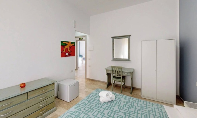Briatico Bed & Breakfast | Room 'Camera Girasole' with Wi-Fi and Air Conditioning