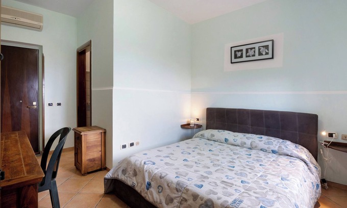 Gragnano Apartment | Room 'Camera Stabia Con Vista Mare' with Shared Terrace, Shared Garden and Wi-Fi