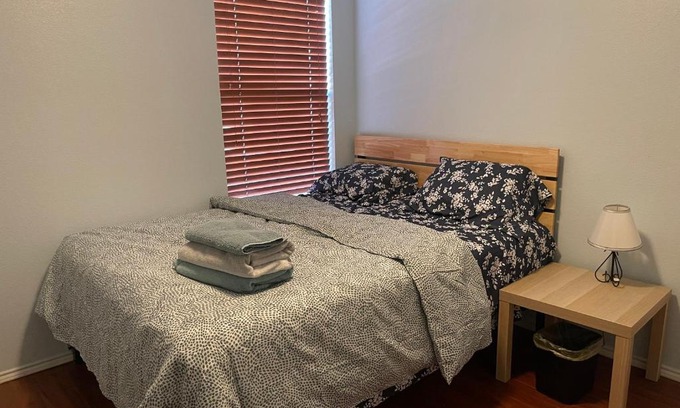 West Dallas House | Room Downtown Dallas