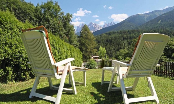 Villnoss Apartment | Room 'Dreibettzimmer 3' with Mountain View, Private Terrace and Wi-Fi