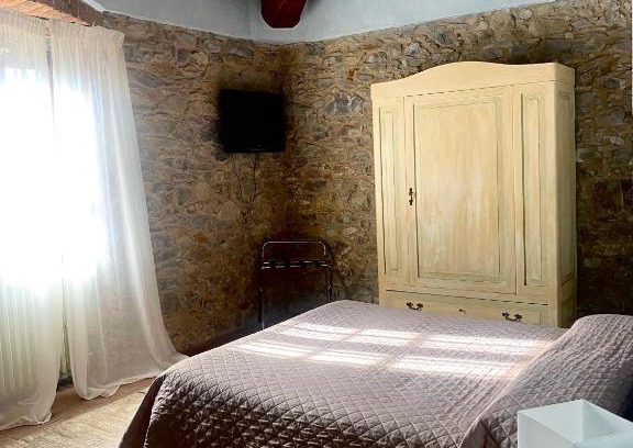 Santa Cristina a Mezzana House | Room in BB - Alessio room overlooking the vineyards of Tuscany