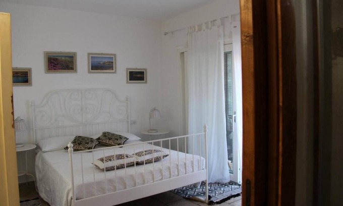 Aglientu House | Room in House - Monti Russo Natural Guest House
