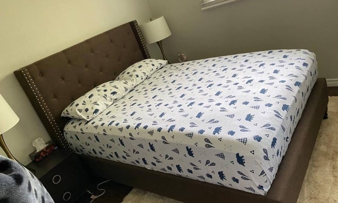 London House | Room in London, ON