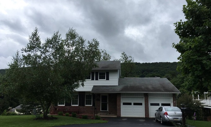 Pine Grove Mills House | Room in Penn State area