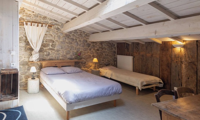 Valgorge Apartment | Room 'La Ferme De Chalas - Dénave' with Shared Pool, Shared Terrace and Wi-Fi