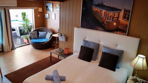 Maia House | Room near the airport